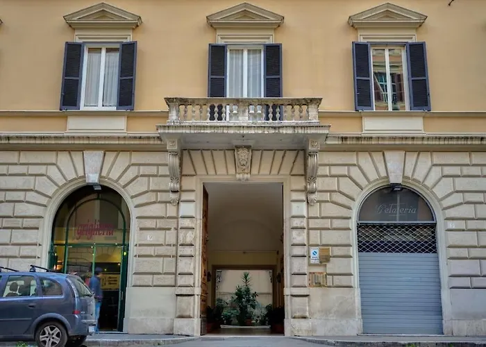 Daire Volturno's Unique View Roma